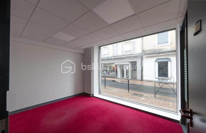 Local commercial - 200 m² - 7 pièces