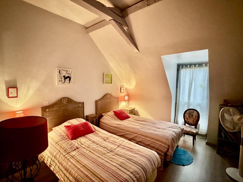 Maison - 218 m² - 7 pièces