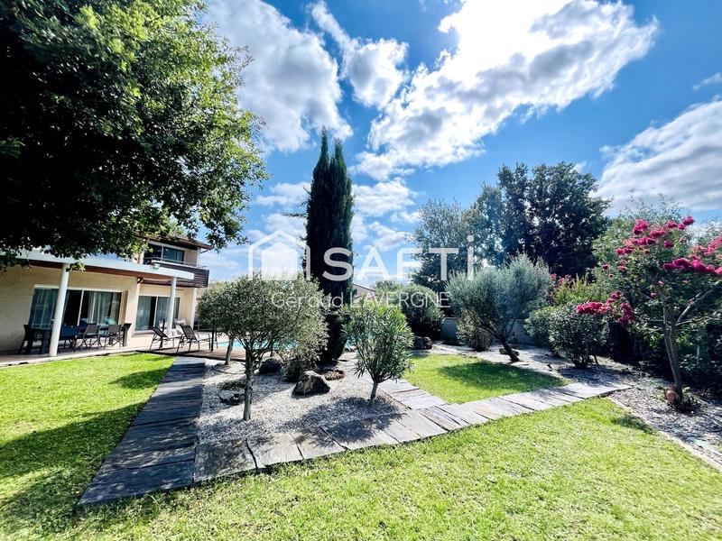 Maison - 265 m² - 7 pièces