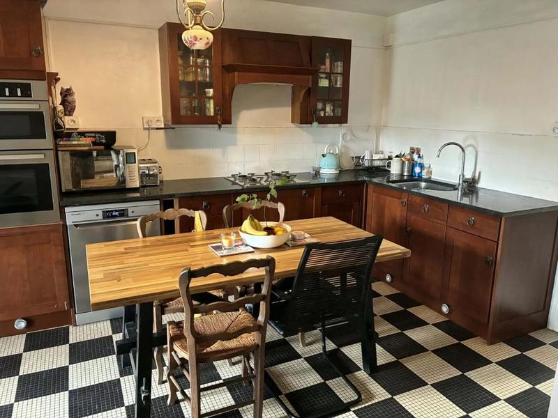 Maison de village - 544 m² - 8 pièces