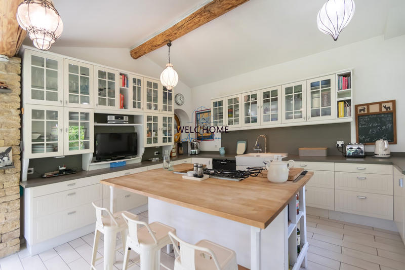 Villa - 234 m² - 8 pièces