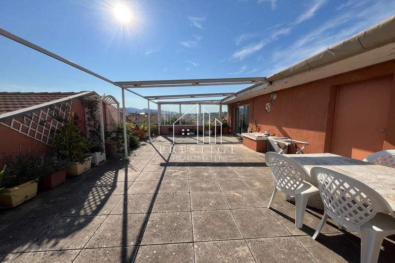 Appartement - 100 m² - 4 pièces