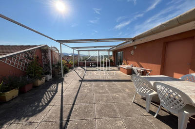 Appartement - 100 m² - 4 pièces