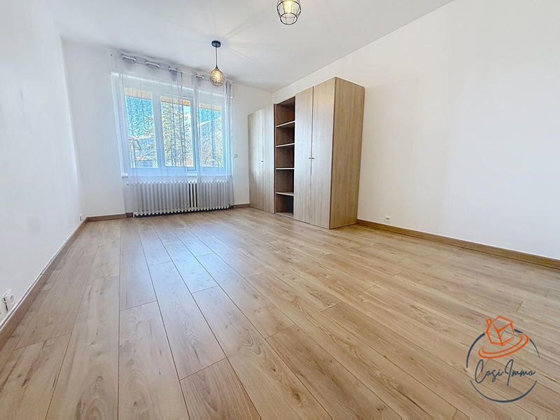 Appartement - 90 m² - 4 pièces