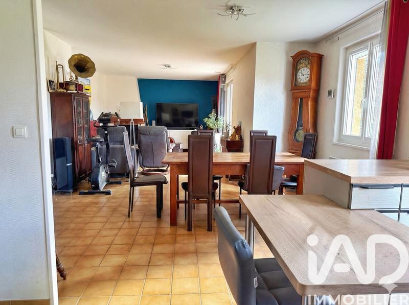 Maison - 99 m² - 5 pièces