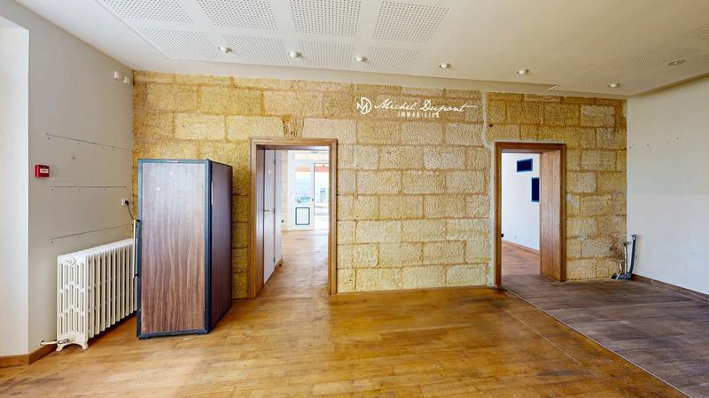 Maison - 250 m² - 8 pièces