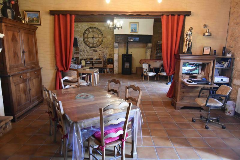 Maison traditionnelle - 153 m² - 6 pièces