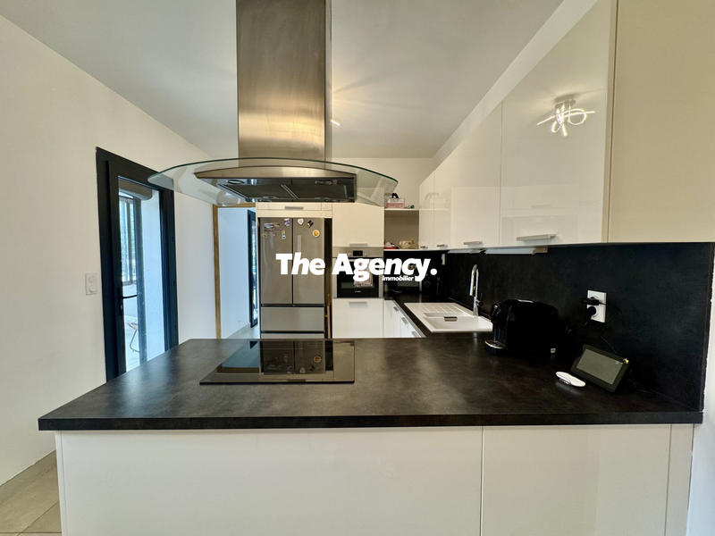 Villa - 203 m² - 9 pièces