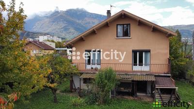 Maison - 219 m² - 10 pièces