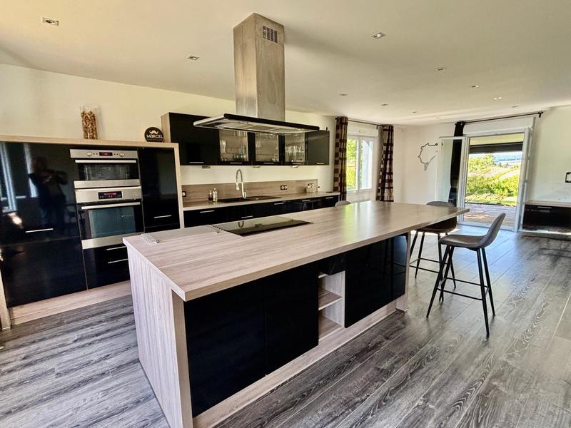 Maison - 158 m² - 6 pièces