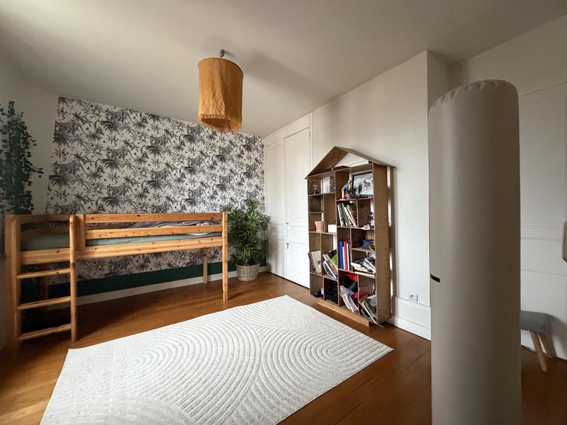 Appartement - 184 m² - 7 pièces