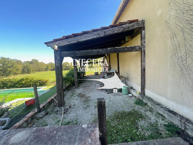Maison - 340 m² - 5 pièces