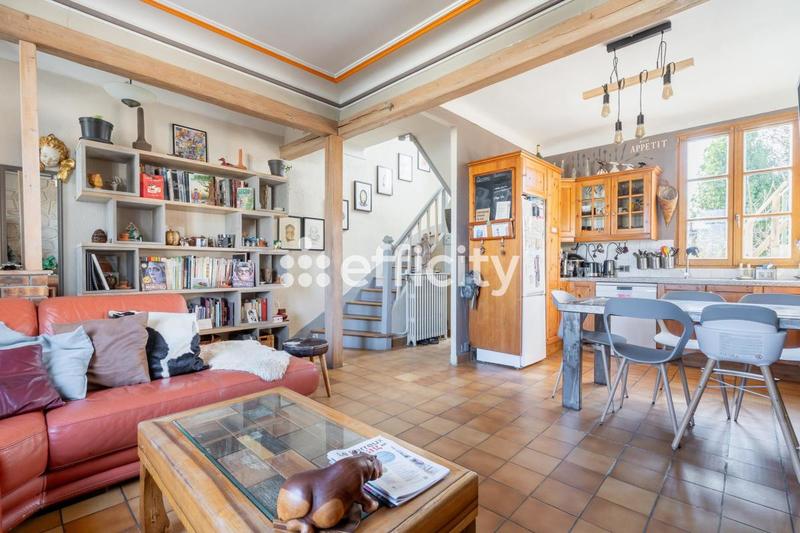 Maison - 90 m² - 5 pièces