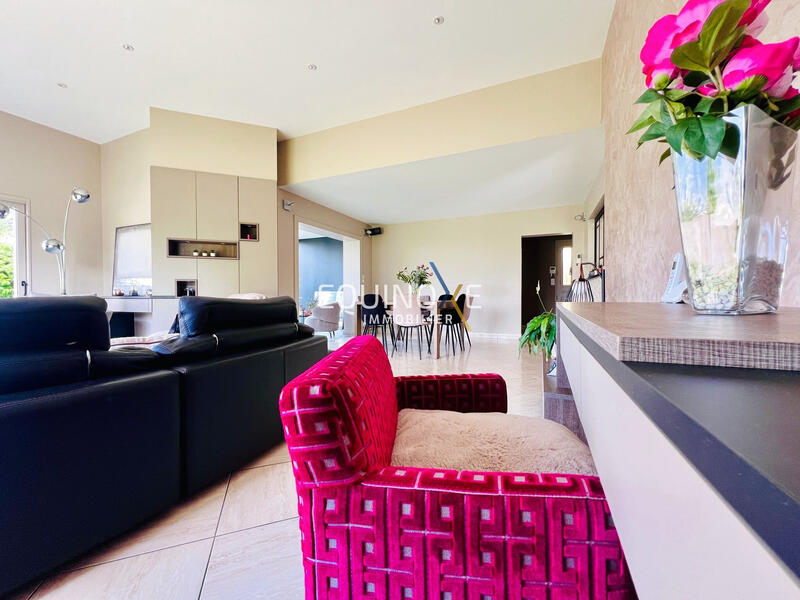 Maison - 180 m² - 7 pièces