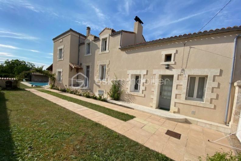 Maison - 194 m² - 8 pièces