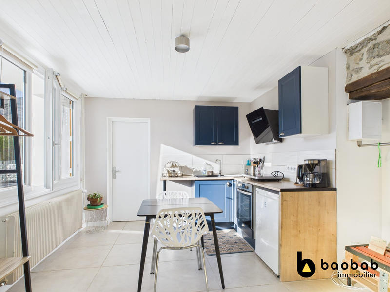 Maison traditionnelle - 240 m² - 7 pièces