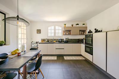 Propriété - 185 m² - 5 pièces