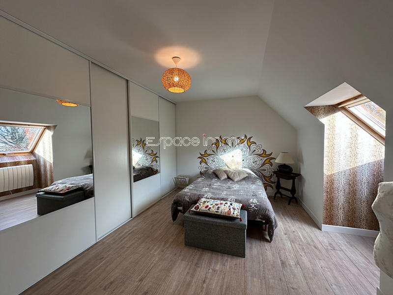 Maison - 294 m² - 10 pièces