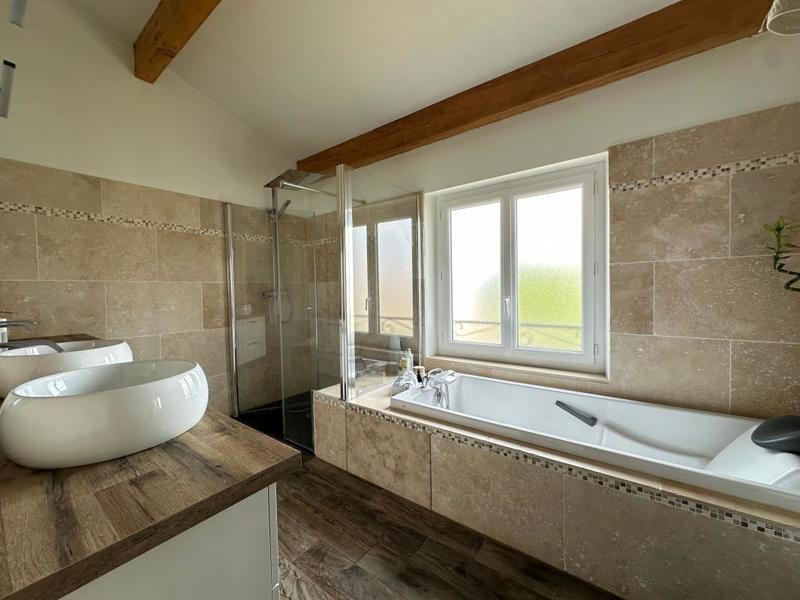 Maison - 170 m² - 6 pièces