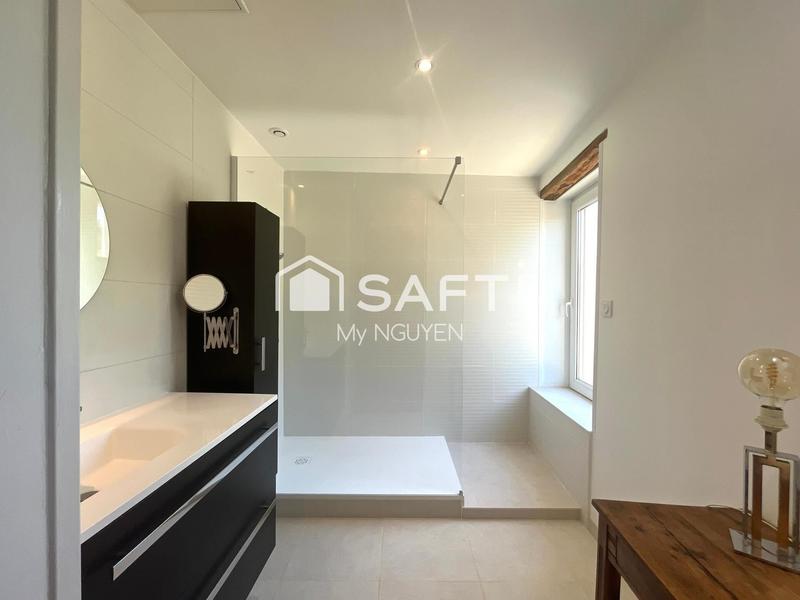 Maison - 235 m² - 8 pièces