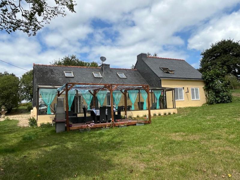 Maison - 230 m² - 7 pièces