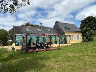 Maison - 230 m² - 7 pièces