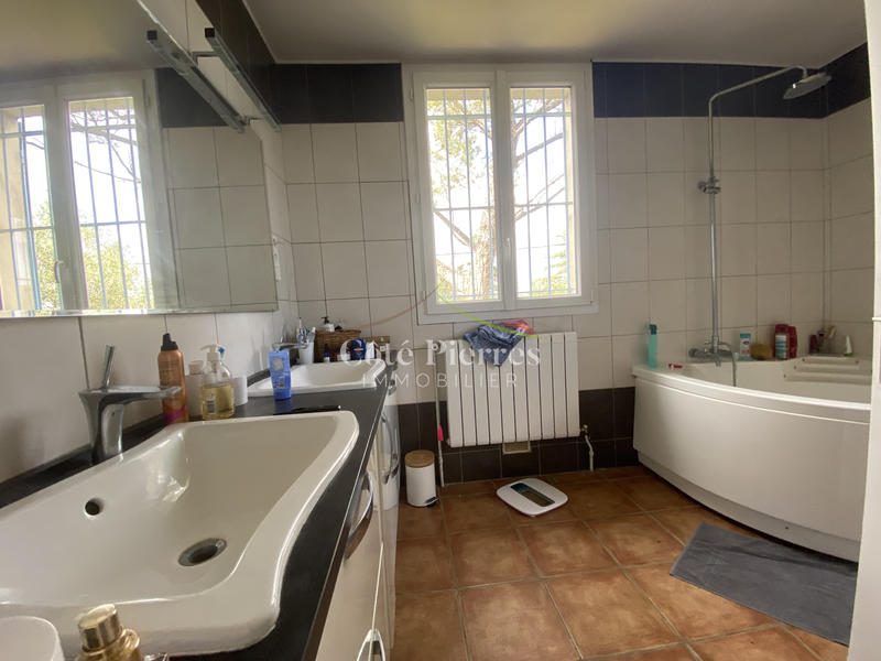 Maison - 168 m² - 8 pièces