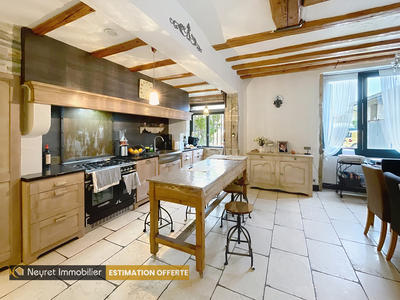 Maison - 267 m² - 6 pièces