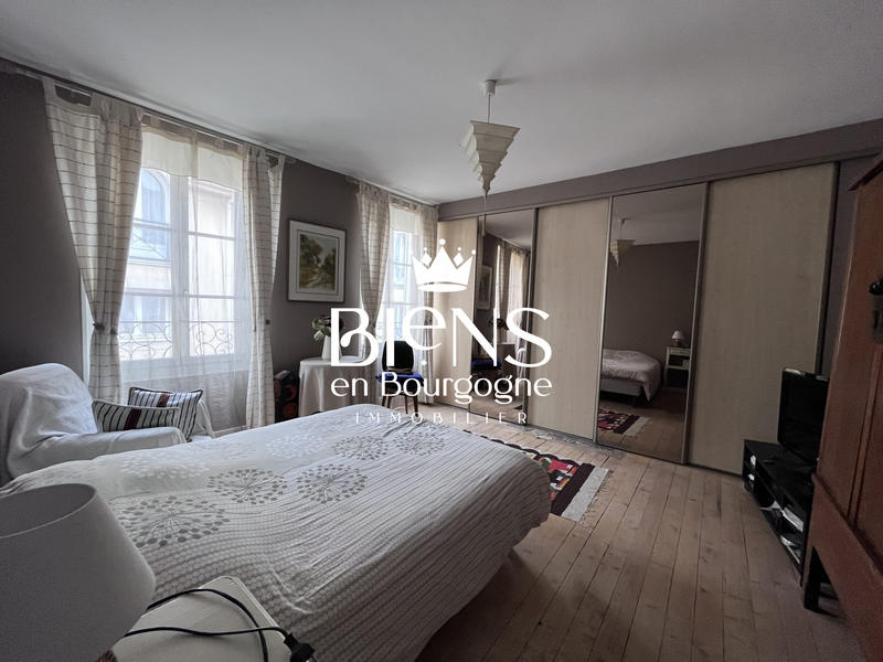 Maison ancienne - 248 m² - 10 pièces