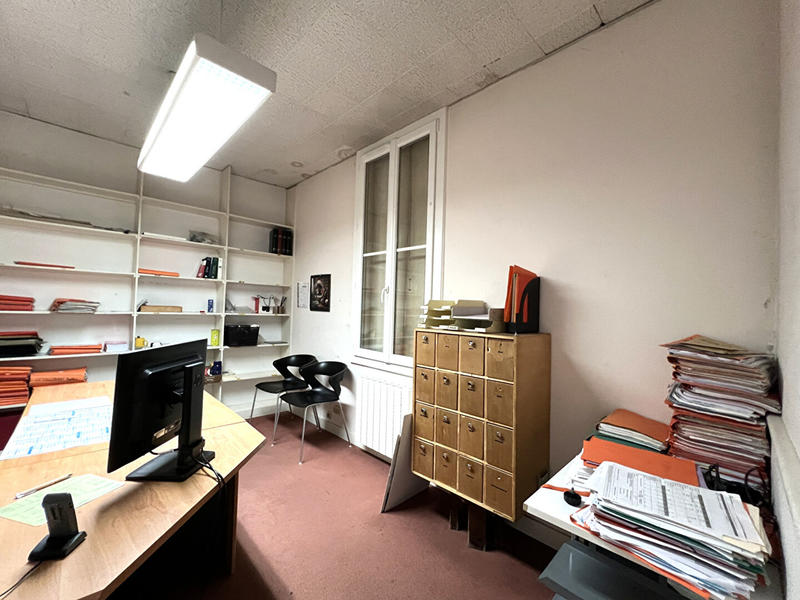 Bureau - 129 m² - 7 pièces
