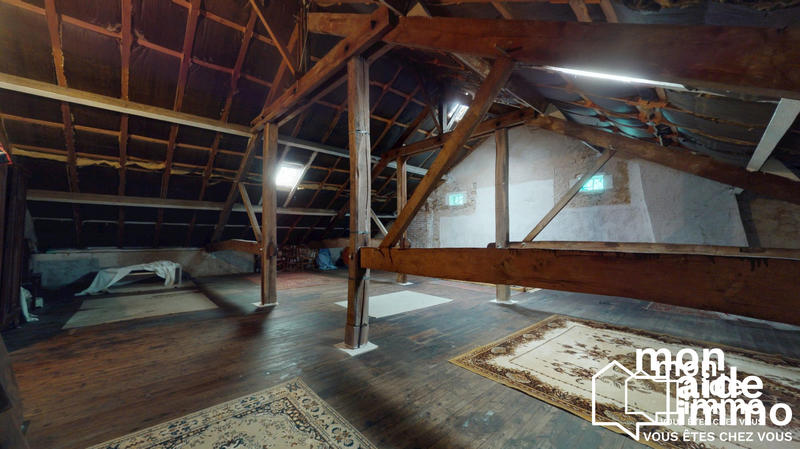 Maison - 266 m² - 7 pièces