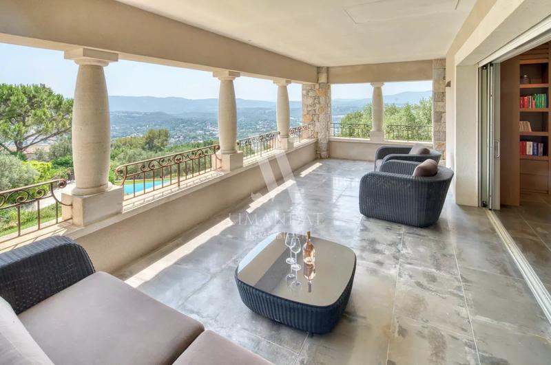 Propriété - 230 m² - 6 pièces