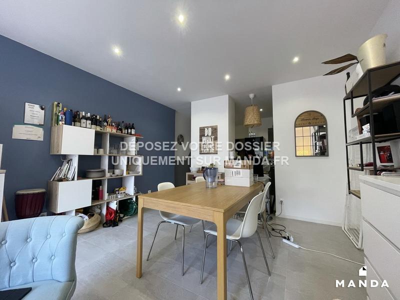 Chambre - 12 m² - 6 pièces