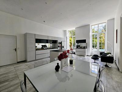 Demeure - 665 m² - 20 pièces