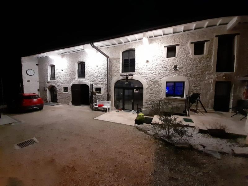 Corps de ferme - 190 m² - 6 pièces