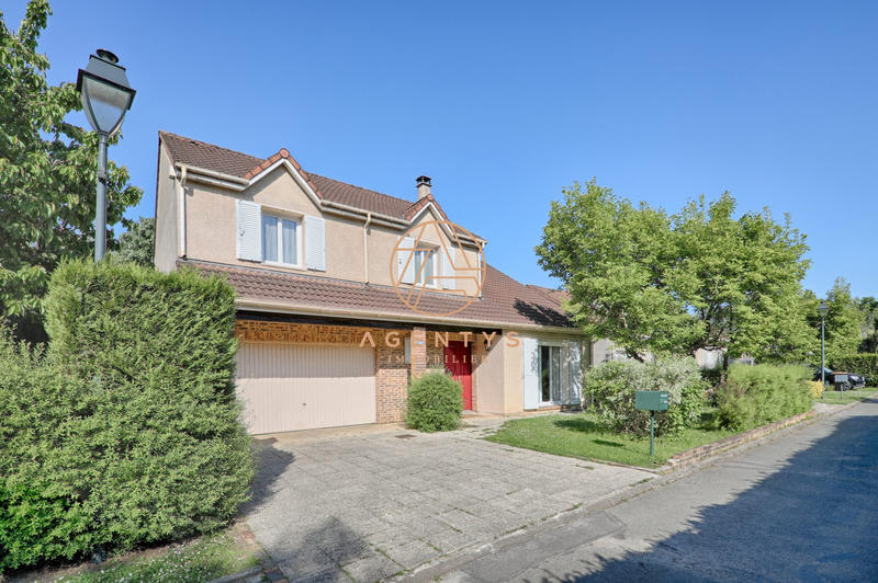 Maison - 144 m² - 7 pièces