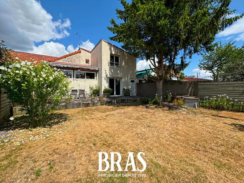 Maison - 95 m² - 5 pièces