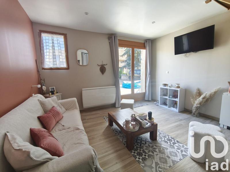 Maison - 250 m² - 7 pièces