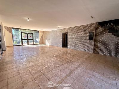Local commercial - 123 m² - 3 pièces