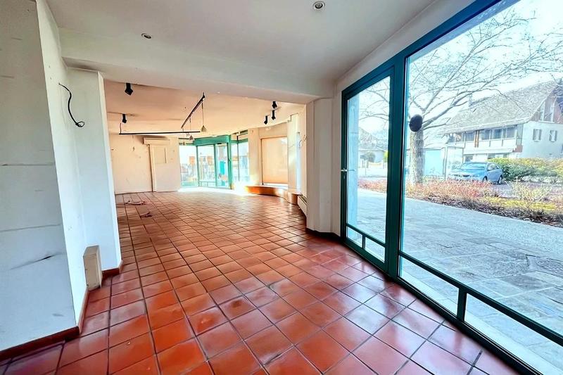 Local commercial - 310 m²