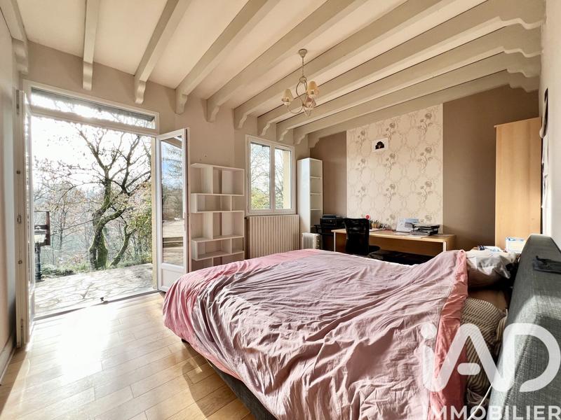 Maison - 235 m² - 7 pièces