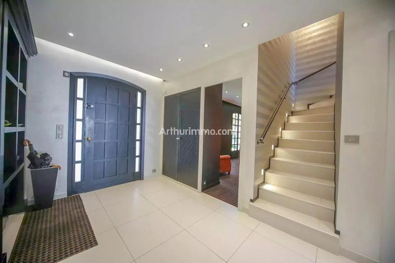 Maison - 189 m² - 7 pièces