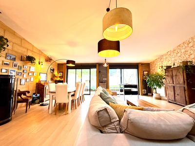 Maison - 213 m² - 6 pièces