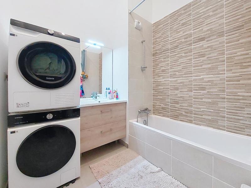 Appartement - 93 m² - 4 pièces