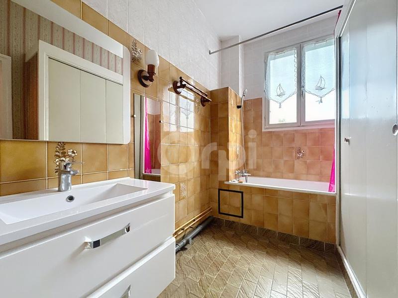 Maison - 176 m² - 6 pièces