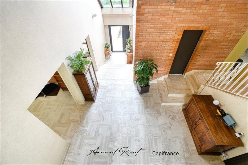 Maison - 219 m² - 8 pièces