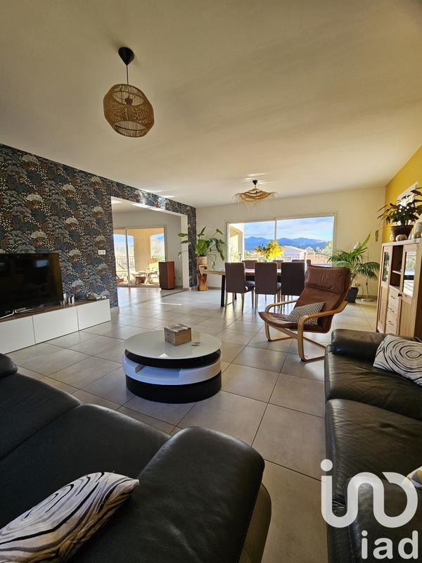 Maison - 327 m² - 11 pièces