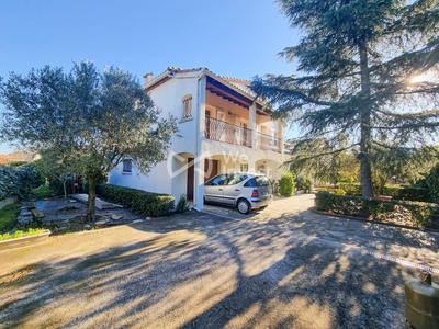 Villa - 182 m² - 8 pièces