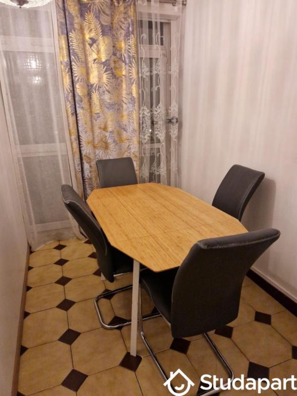 Chambre - 9 m² - 1 pièce