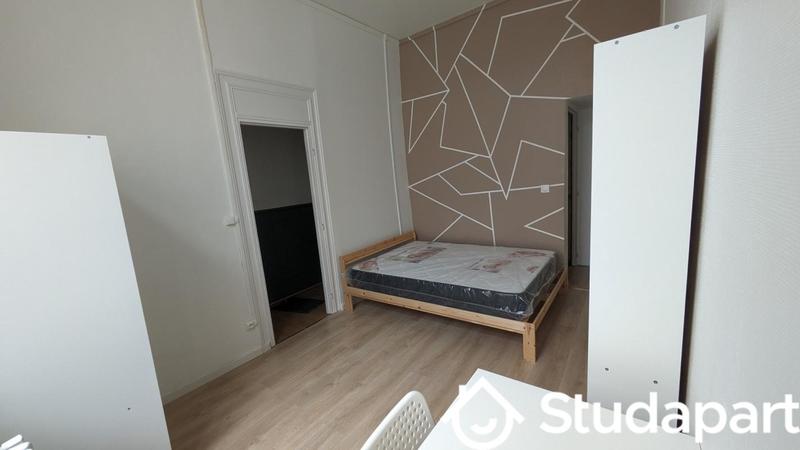 Chambre - 13 m² - 1 pièce